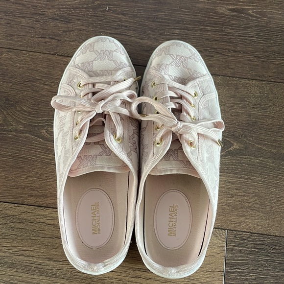 Micheal Kors slip on platforms. Shipping price varies. - Picture 4 of 4
